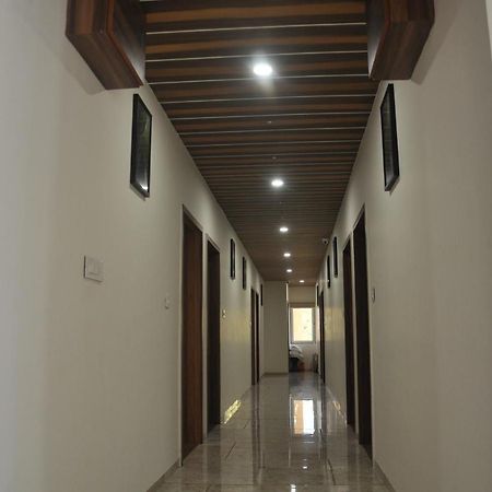 Hotel The Grand Shiva Gondal Buitenkant foto