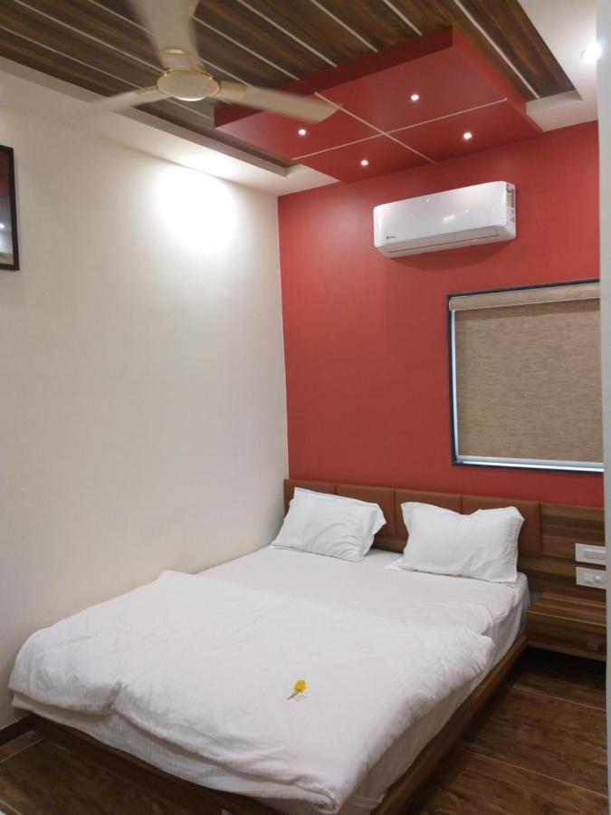Hotel The Grand Shiva Gondal Buitenkant foto