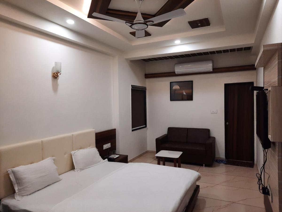 Hotel The Grand Shiva Gondal Buitenkant foto