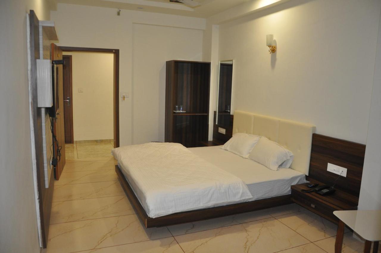 Hotel The Grand Shiva Gondal Buitenkant foto