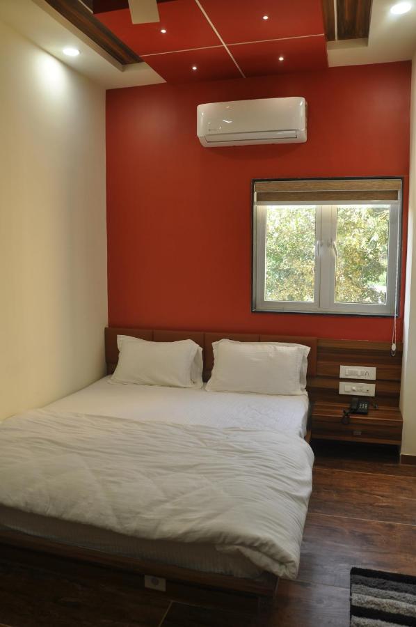 Hotel The Grand Shiva Gondal Buitenkant foto